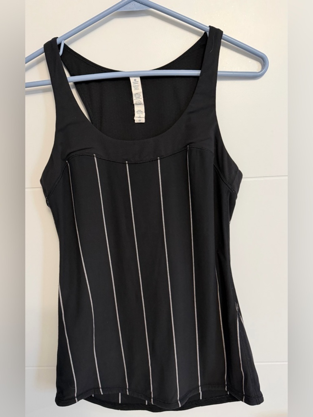 Lululemon: Sleeveless Women's Top (ptp 14.5in) - Size 6